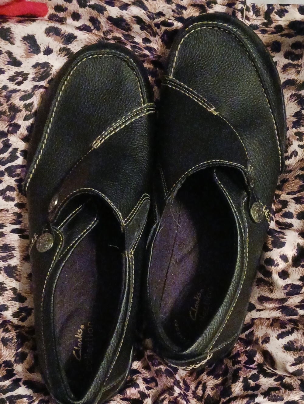 Clarks Women’s Black Slip-On Moccasins with Contrast Stitching
